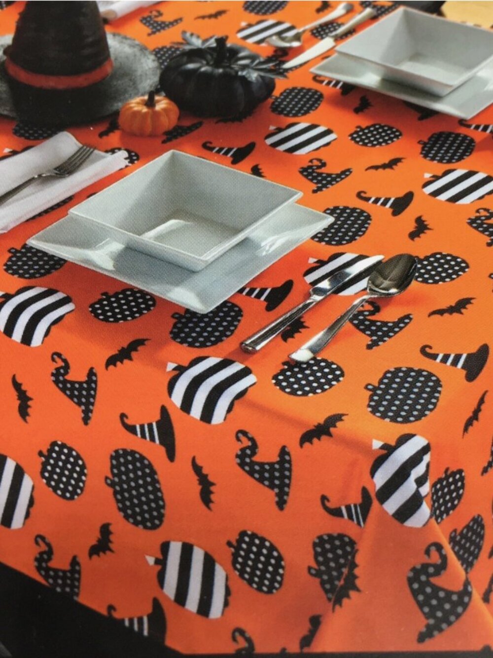 Cynthia Rowley Halloween Tablecloth 60x104 Bats Witch Hat Pumpkin Orange Black